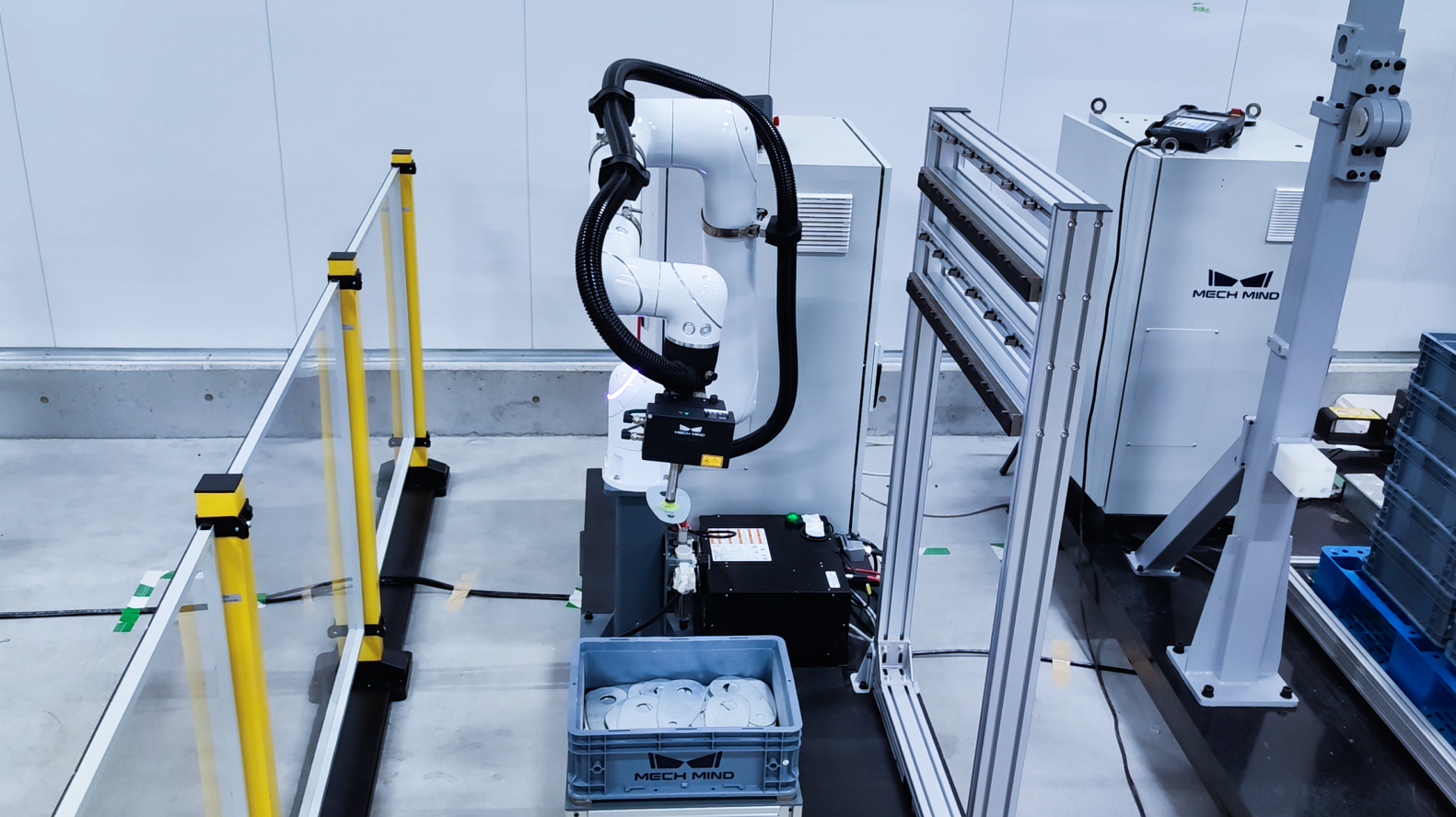 智能機器人應用-反光超薄鈑金件掛架