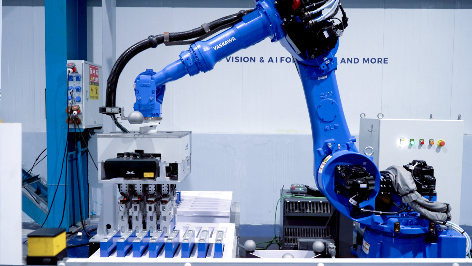 智能機器人應用-高精度電芯拆碼垛