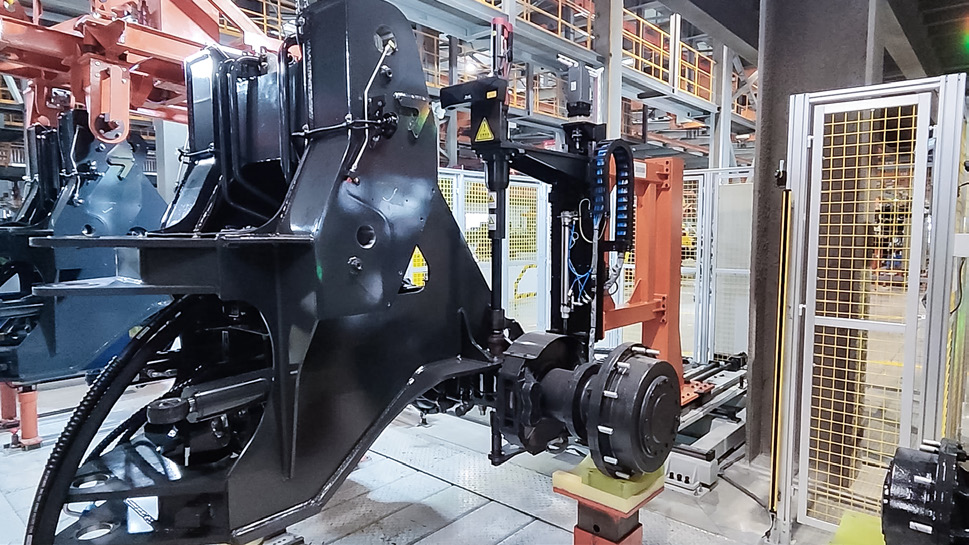 3D視覺引導螺栓擰緊 | 某大型工程機械廠 3D視覺引導螺栓擰緊 | 某大型工程機械廠