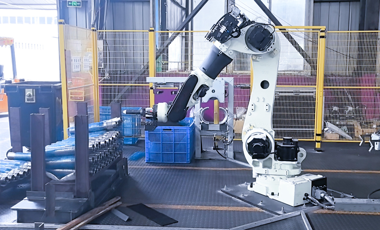 AI視覺引導高反光金屬軸頭上料 | 某大型工程機械廠 AI視覺引導高反光金屬軸頭上料 | 某大型工程機械廠