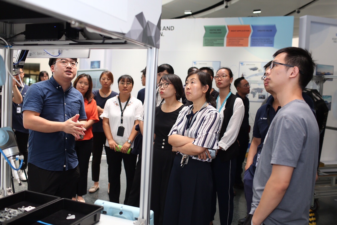 梅卡曼德受邀參加寶馬TechDay活動,榮獲TECHATHON AWARD獎 梅卡曼德受邀參加寶馬TechDay活動,榮獲TECHATHON AWARD獎