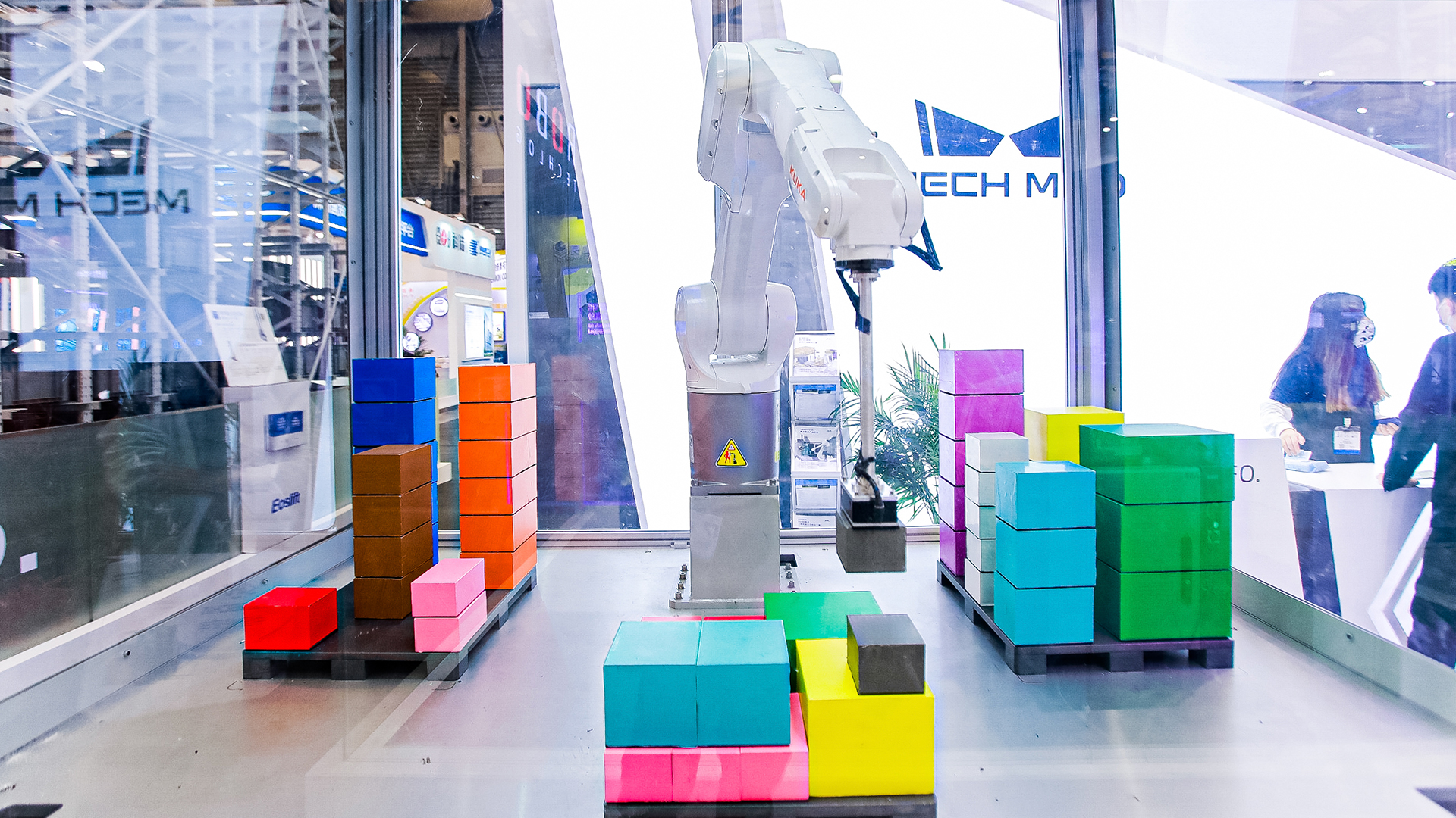 CeMAT現(xiàn)場(chǎng) | 梅卡曼德全新升級(jí)五大物流解決方案重磅亮相，AI+3D賦能智能物流